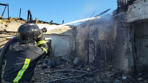 Ліквідація пожежі внаслідок удару крилатою ракетою по Одещині